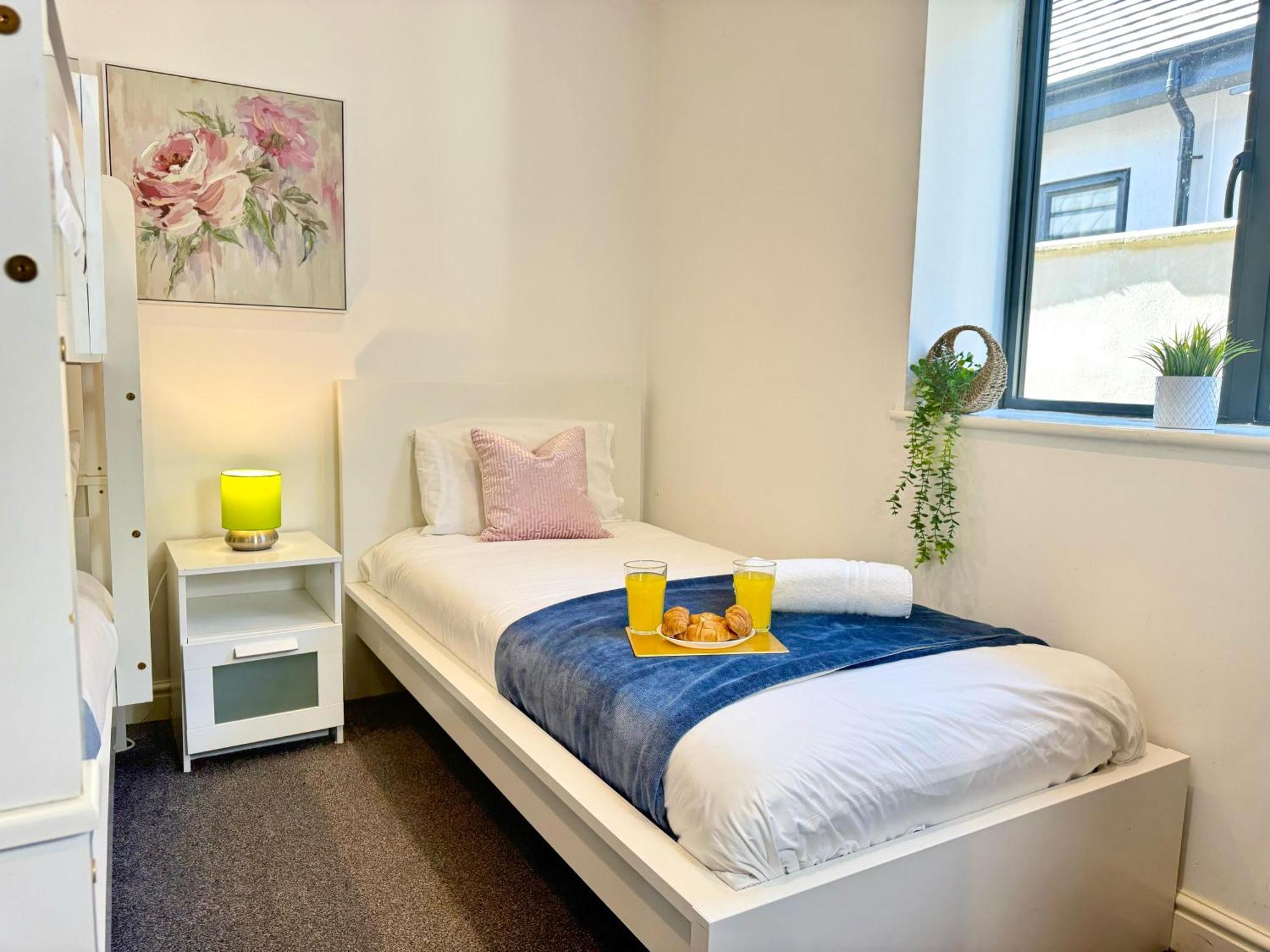Evergreen Lodge: Luxurious Two-Bed Flat with Garden near Blenheim Palace Kidlington Exterior photo