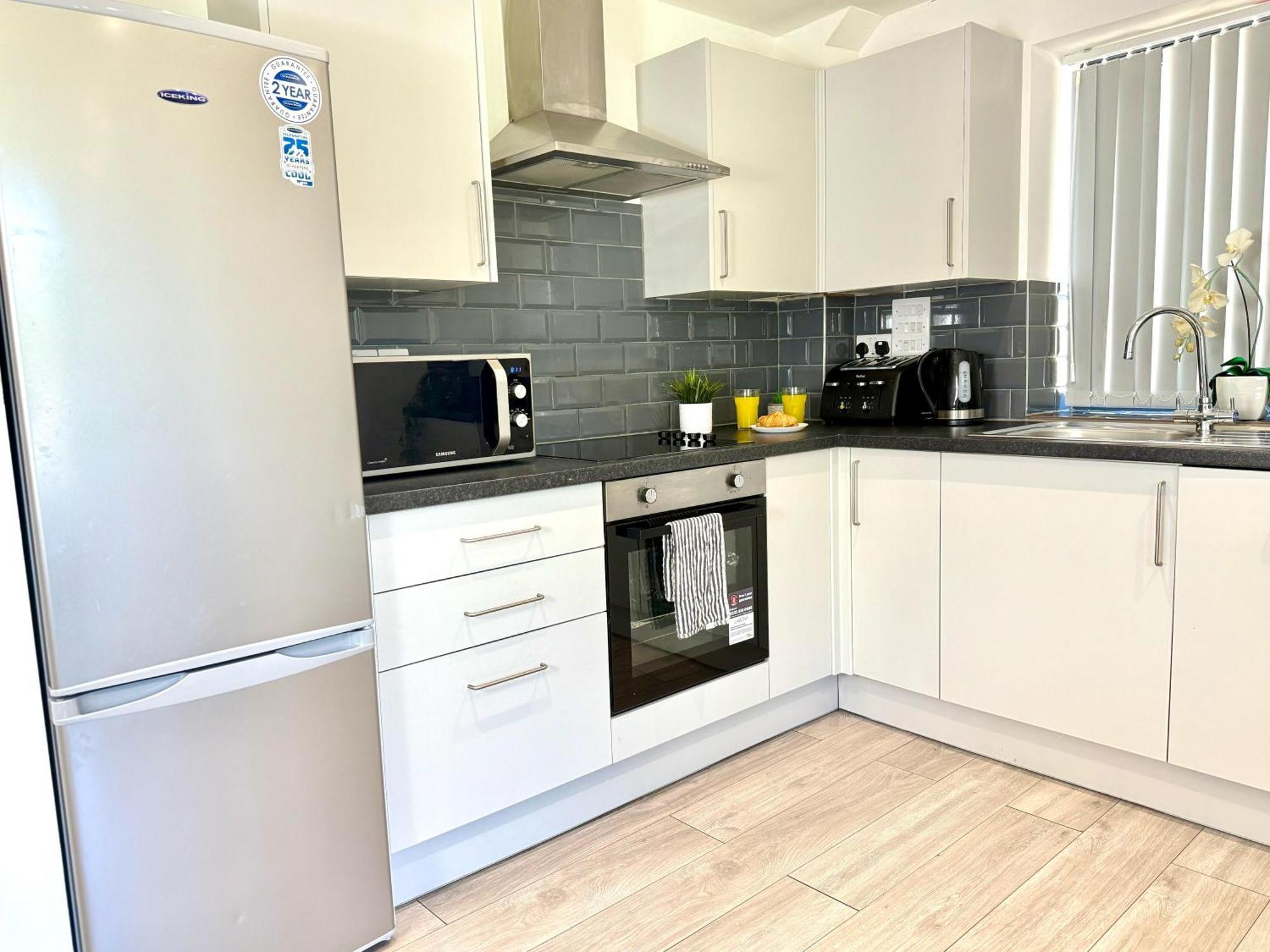 Evergreen Lodge: Luxurious Two-Bed Flat with Garden near Blenheim Palace Kidlington Exterior photo